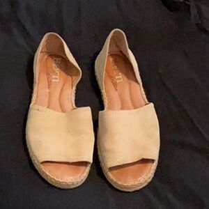 Born Cream Espadrilles with Open Toe Design